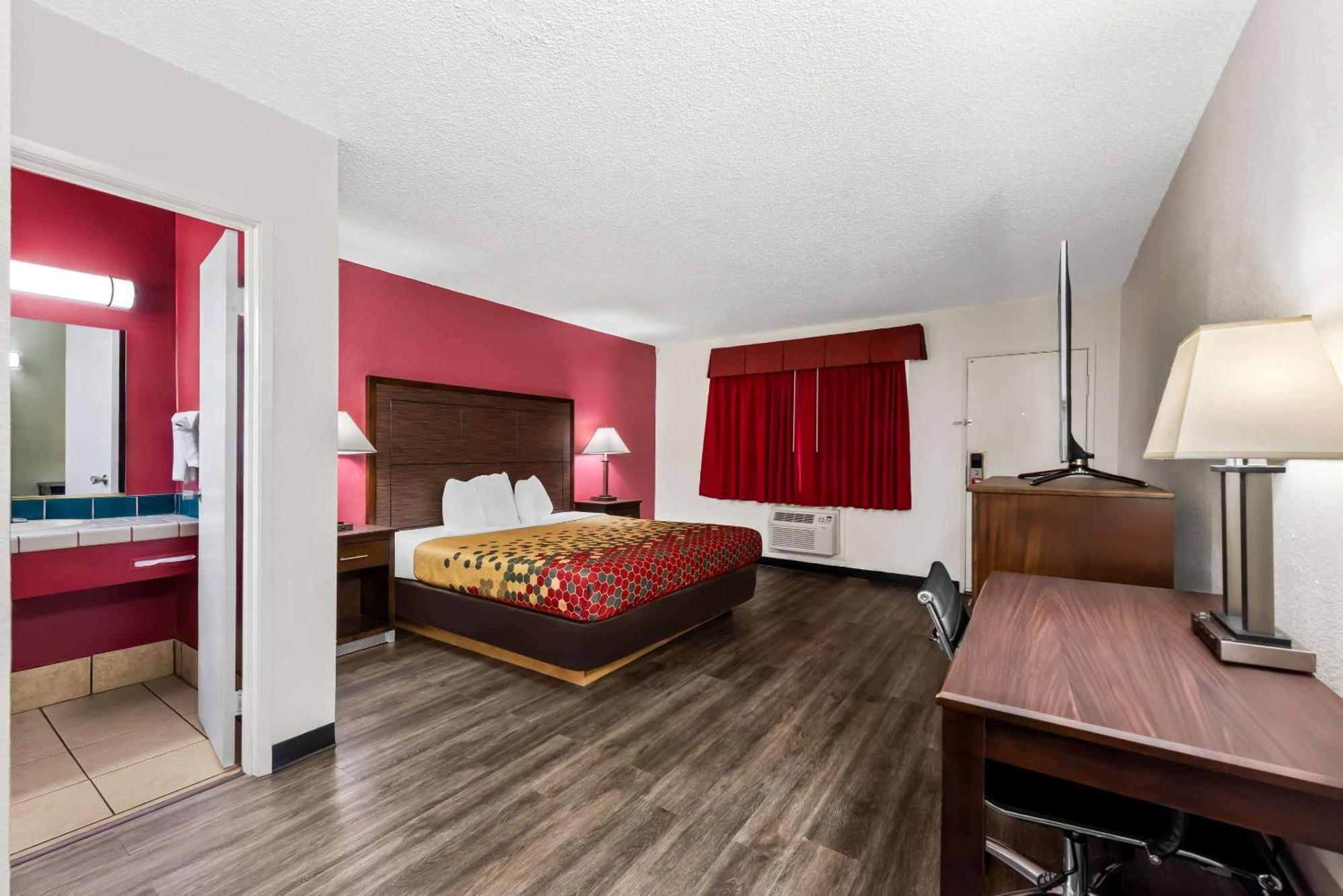 Econo Naval Air Station Area Lodge